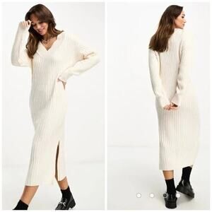 River Island London V-Neck Ribbed Maxi Sweater Dress Cream Size M